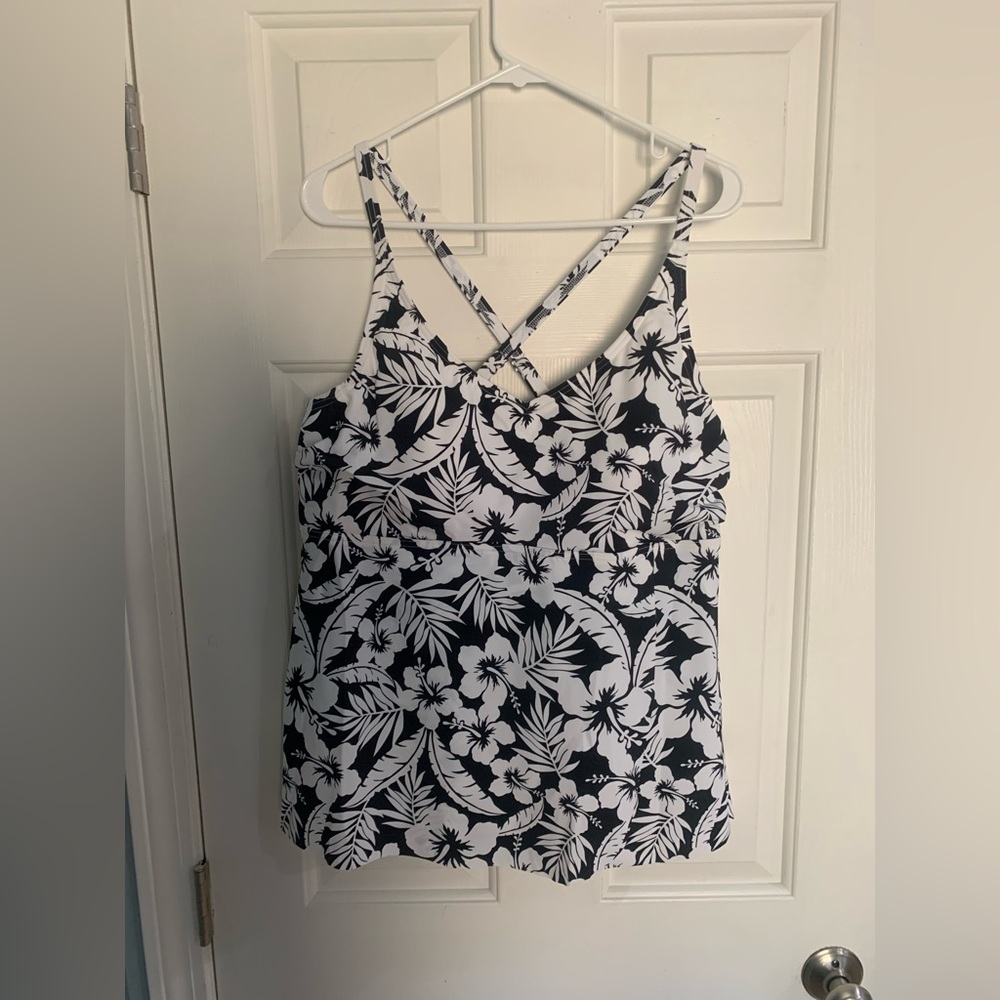 NEW Lands’ End tankini top size XL/18